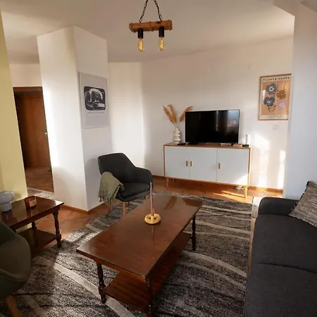 Apartment Fresh With Mountain View, Close To Gondola