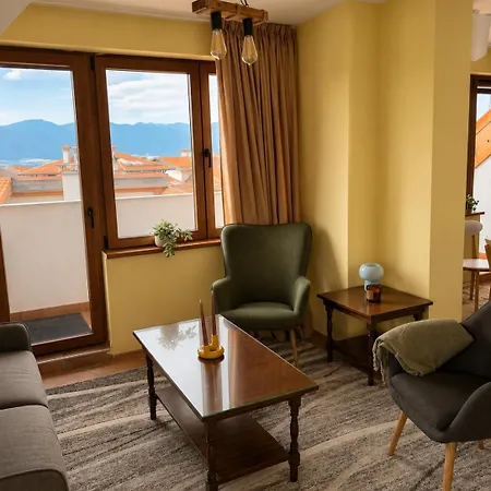 Fresh With Mountain View, Close To Gondola Apartment *