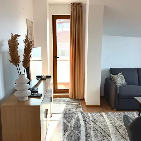 Apartment Fresh With Mountain View, Close To Gondola *