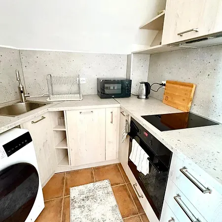 Apartment Fresh With Mountain View, Close To Gondola
